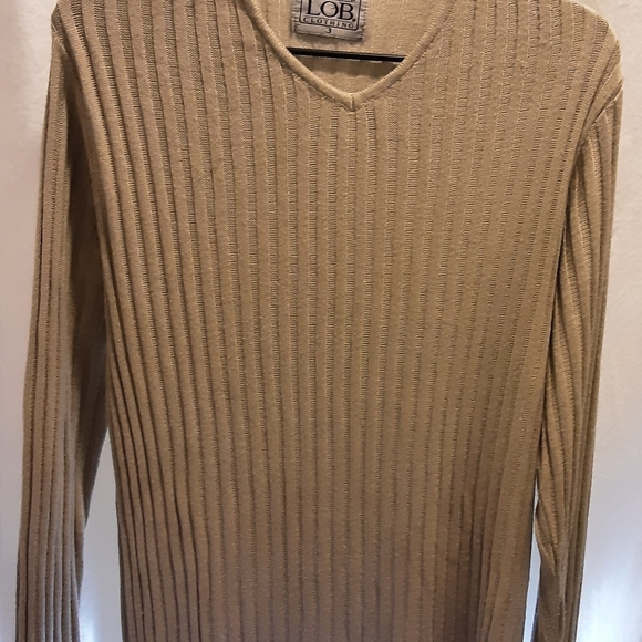π (4/$15) Beige V-Neck Women's Sweater - Picture 2 of 3